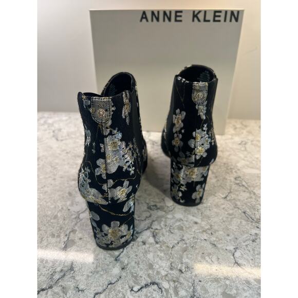Anne Klein Gorgia Floral Ankle Booties w Block Heels Black Silver Size 8.5 M JL - Picture 2 of 9